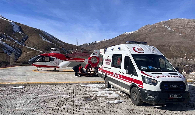 Van&#039;da Hamile Kadın Ambulans Helikopterle Yaşam Mücadelesine Taşındı