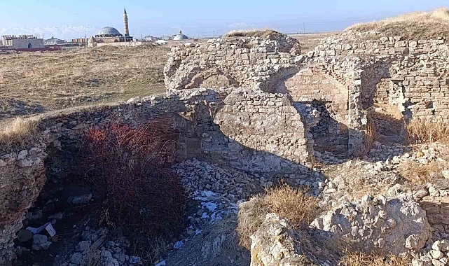 Van&#039;ın Tarihi Mirası Yeniden Canlanıyor: Eski Van Şehri Restorasyon Çalışmaları