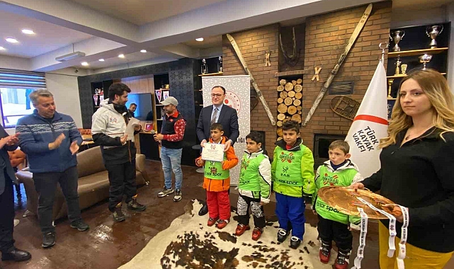 Yakutiye&#039;de Kar Tanesi Projesi ile Öğrenciler Kayakla Buluşuyor