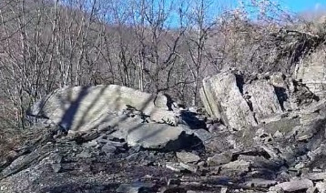 Yangın dehşetinin ardından bu sefer heyelanda yolları kapandı