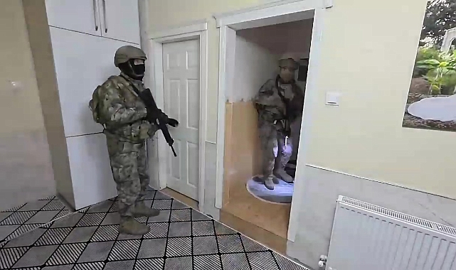 Adana&#039;da Silah Kaçakçılarına Şafak Operasyonu: 4 Tutuklama