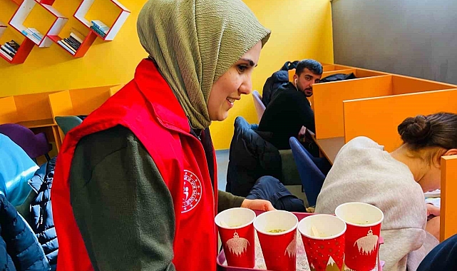 Ağrı&#039;da öğrencilere sıcak çorba ikramında bulundular