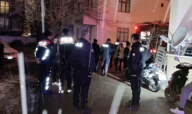 Aksaray&#039;da Eşinin Şikayetçi Olması Sonrası Daireyi Ateşe Verdi