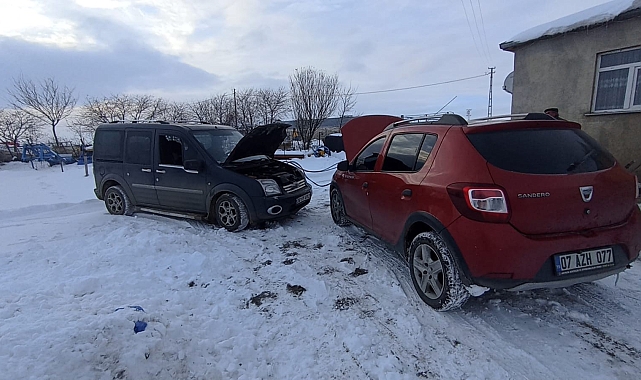Akyaka&#039;da Sibirya Soğukları Hayatı Durdurdu