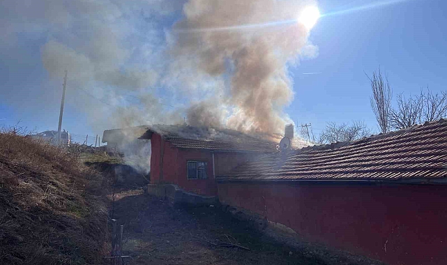 Alevlere teslim olan ev kullanılamaz hale geldi