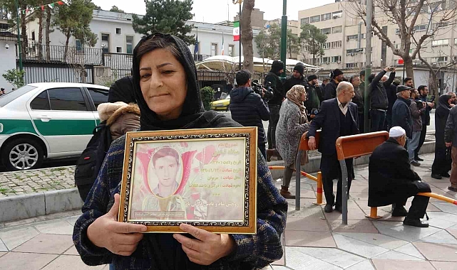 Almanya&#039;nın Tahran Büyükelçiliği&#039;nde terör örgütü PKKPJAK protesto edildi
