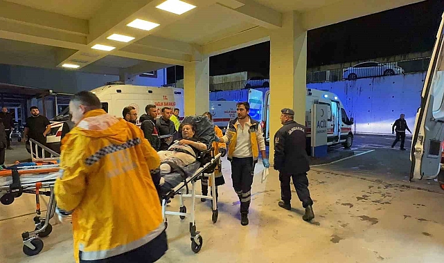 Antalya&#039;da Yolcu Otobüsü Şarampole Uçtu: 33 Yaralı