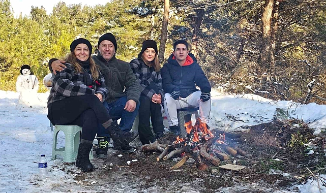 Balıkesir&#039;de Kar Keyfi: Vatandaşlar Yüksek Kesimlere Akın Etti