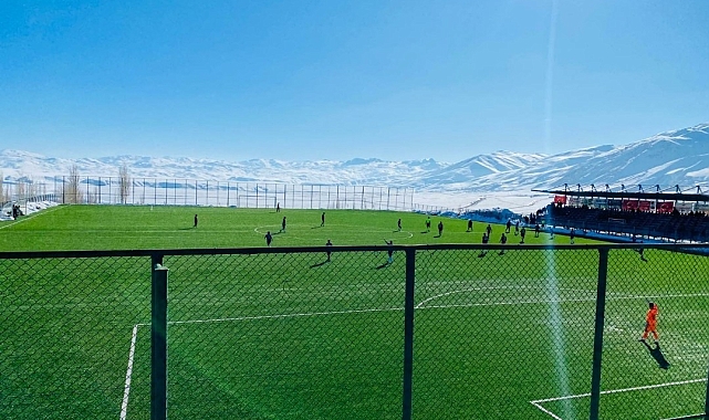 Başkale Gençlikspor&#039;dan Gol Yağmuru: 13-1&#039;lik Galibiyet