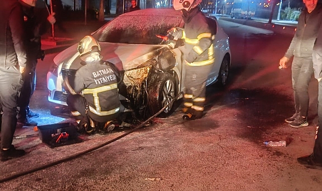 Batman&#039;da Otomobil Yangını: Araç Kullanılamaz Hale Geldi