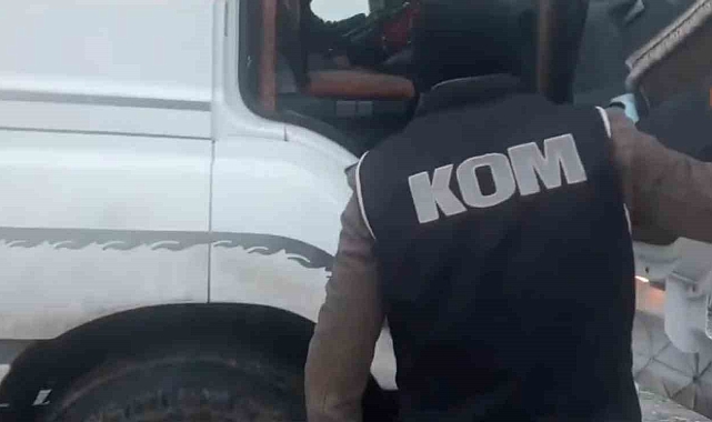 Bilecik&#039;te Kaçak Sigara Operasyonu: 810 Paket Ele Geçirildi