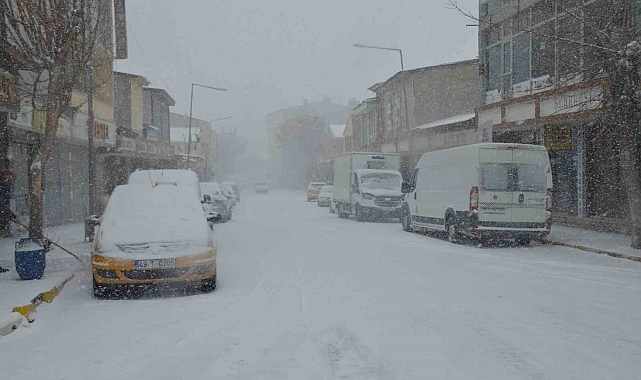 Bulanık&#039;ta 48 köy yolu ulaşıma kapandı