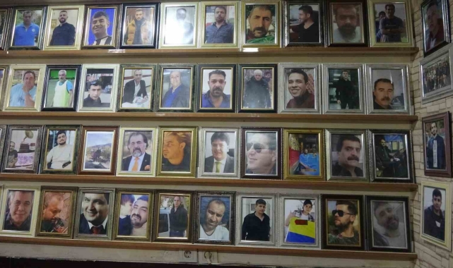 Çay ocağının duvarlarını deprem şehitlerinin fotoğrafları kapladı