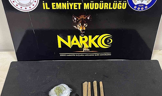 Düzce&#039;de 26 Yıl Hapis Cezası Olan Şahıs Esrarla Yakalandı