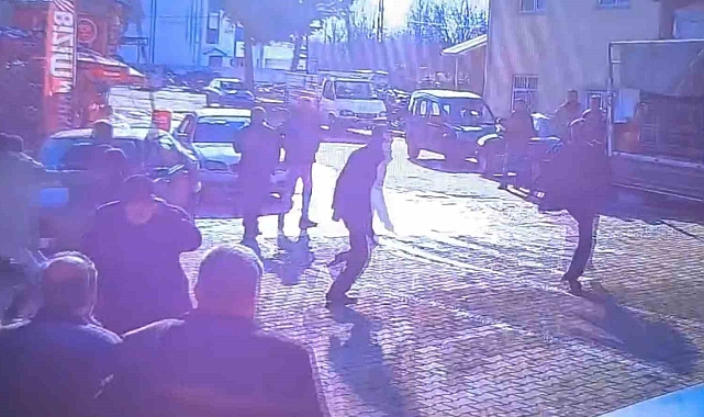 Elazığ&#039;da Dehşet Veren Kavga: Bıçaklar, Sopalar, Fırın Kürekleri Havada Uçuştu