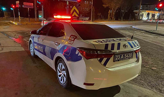 Elazığ&#039;da Motosiklet Kazası: 11 Yaşındaki Kız Çocuğu Ağır Yaralandı