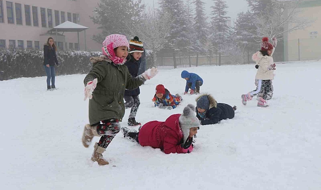 Erzincan&#039;da Yoğun Kar Yağışı Eğitimi Vurdu
