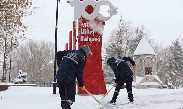 Erzurum Büyükşehir Belediye Başkanı Sekmen&#039;den Kar Mesaisi Açıklaması