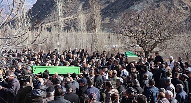 Erzurum'da Acı Tesadüf: Amca ve Yeğen Aynı Gün Hayata Veda Etti