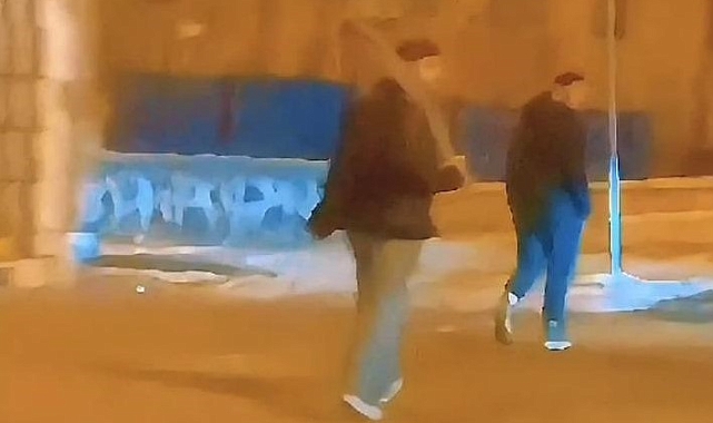 Erzurum&#039;da Kılıçlı Gençler Yakalandı: &quot;Kılıcı Hediye Aldık, Paketleyemedik&quot;