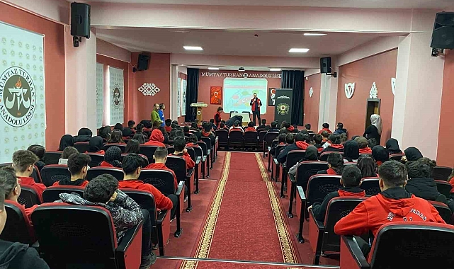 Erzurum&#039;da Öğrencilere Terörle Mücadele Bilgilendirmesi