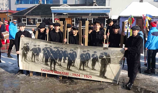 Erzurum&#039;da Tarihi Kayak Canlandırması: 110 Yıl Öncesinin Kayak Kıyafetleriyle Kayak Yaptılar