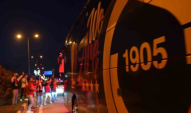 Galatasaray, Gaziantep&#039;e Coşkulu Karşılamayla Geldi
