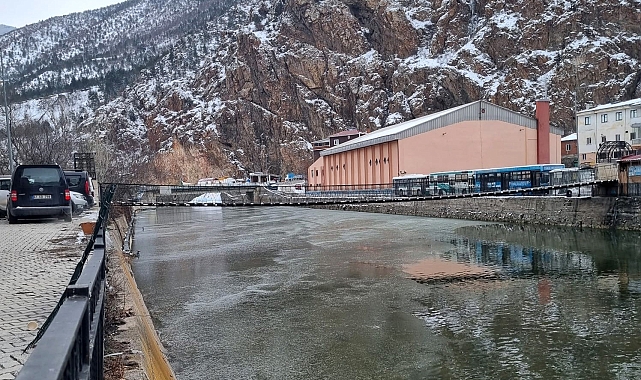 Gümüşhane&#039;de Dondurucu Soğuklar ve Buzlanma