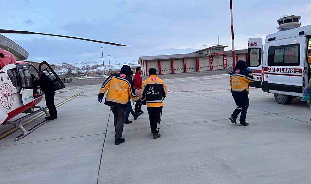 Hakkari&#039;de 8 yaşındaki hasta helikopterle Van&#039;a sevk edildi