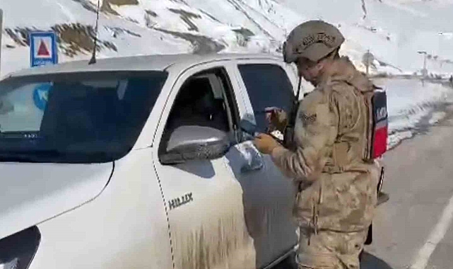 Hakkari&#039;de izinsiz çakar lamba kullananlara ceza