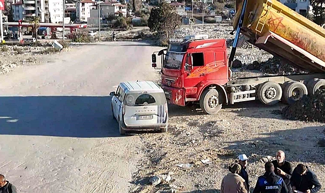 Hatay&#039;da Kaçak Hafriyat Döken Kamyon Şoförüne Drone ile 20 Bin TL Ceza