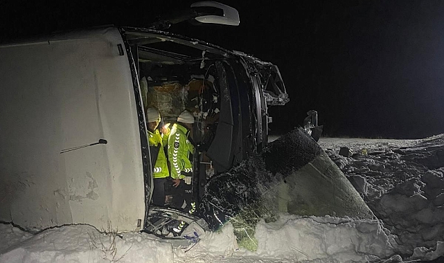 Horasan&#039;da Yolcu Otobüsü Devrildi: 38 yaralı