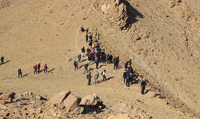 Iğdır&#039;da 6 Şubat Deprem Şehitleri Anma Yürüyüşü Gerçekleştirildi