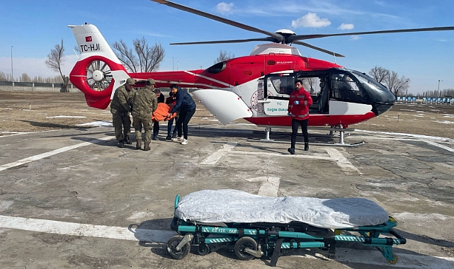 Iğdır&#039;da 75 Yaşındaki Hasta, Ambulans Helikopterle Hastaneye Yetiştirildi