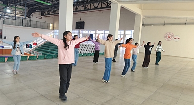 Iğdır'da Halk Oyunları Kursları Çocukları Hem Eğlendiriyor Hem de Kültürlerini Öğretiyor