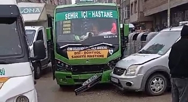 Iğdır'da Trafik Kazası: Dolmuş ile Hafif Ticari Araç Çarpıştı