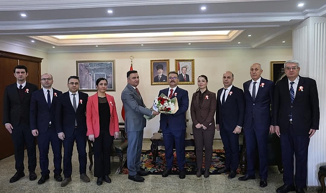 Iğdır Defterdarı ve Heyetinden Vali Turan&#039;a Vergi Haftası Ziyareti