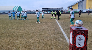 Iğdır FK - Pendikspor Maçının İlk Yarısı 0-0 Tamamlandı