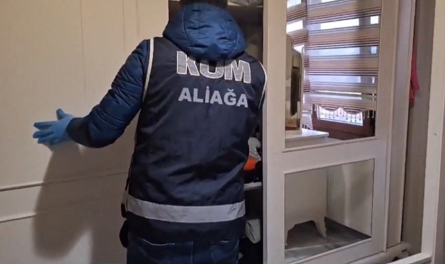 İzmir&#039;de Silah ve Uyuşturucu Operasyonu: 3 Tutuklama