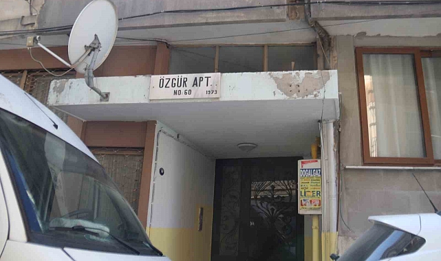 İzmir&#039;de Yalnız Yaşayan Yaşlı Kadının Evinde Kemikleri Bulundu