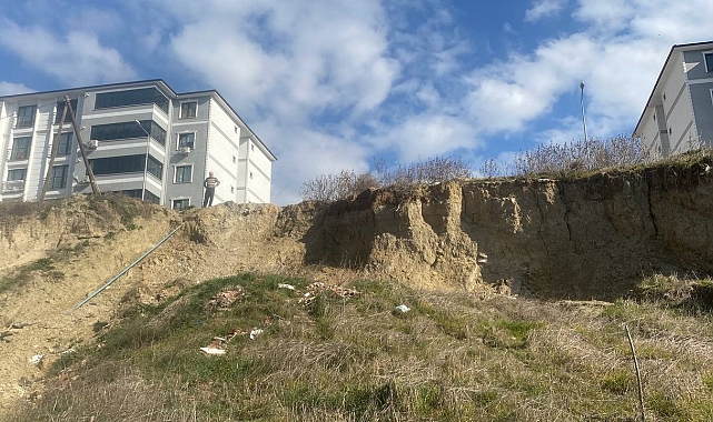 Karabük&#039;te Su Borusu Patlaması Sonrası Toprak Kayması: İki Apartman Tehlikede