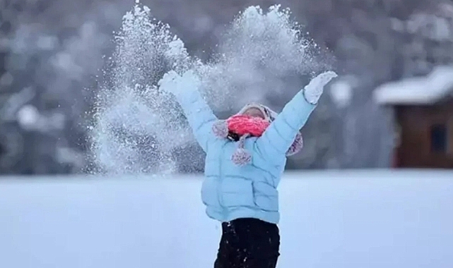 Kars&#039;ta Kar Yağışı Nedeniyle Okullar Tatil Edildi