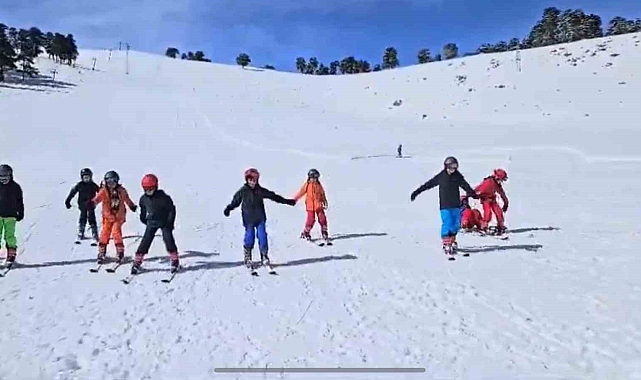 Karslı Öğrenciler Kayak Eğitimiyle Evlerine Dönüyor