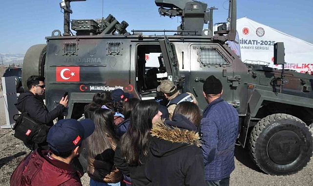 Kars&#039;ta Kış Tatbikatı-2025 Savunma Sanayi Sergisi Yoğun İlgi Gördü