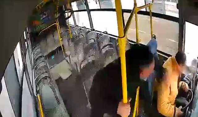 Kocaeli&#039;de Korku Dolu Anlar: Şoförü Bayılan Otobüs Kazaya Neden Oldu