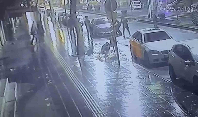 Mahalle bekçilerinin 22 yıl hapis cezası olan firariyi yakalama anı güvenlik kamerasına yansıdı