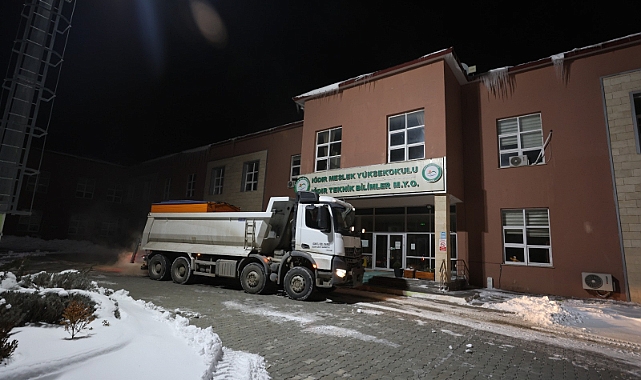 MSÜ Sınavı Öncesi Iğdır&#039;da Kar Alarmı! Özel İdare Buzlanmaya Karşı Seferber Oldu