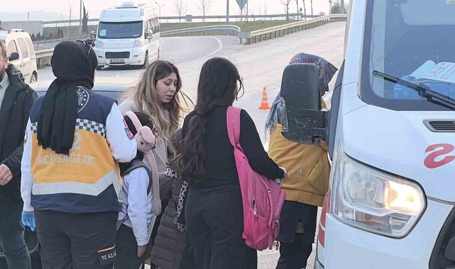 Öğrenci servisi otomobille çarpıştı: 10 yaralı