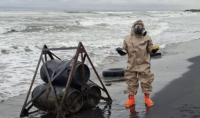 Ordu&#039;nun 3 noktasında sahile vuran 7 varilden birinde kimyasal madde tespit edildi