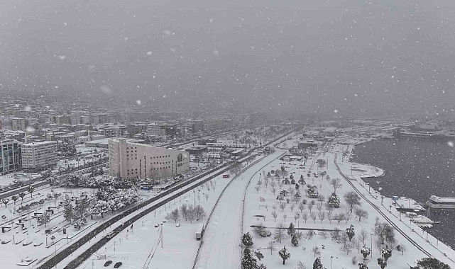 Samsun&#039;da Kar Fırtınası Etkisi Azalıyor: Kapalı Yol Sayısı 42&#039;ye Düştü